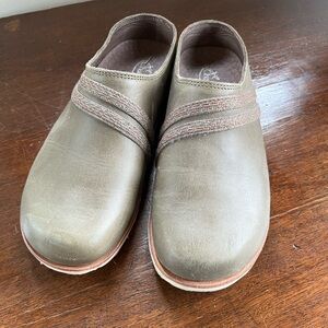 Chaco Olive Leather Mules for Women